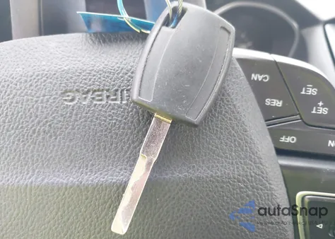 2015 Ford Focus Se z USA, uszkodzony, nr VIN 1FADP3F2XFL217950